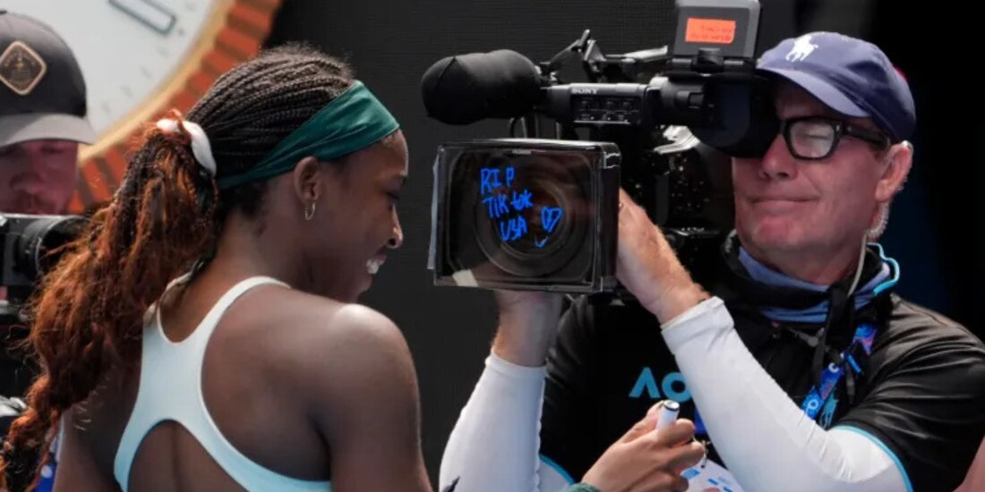 Coco Gauff escribe 'RIP TikTok USA' en el Australian Open