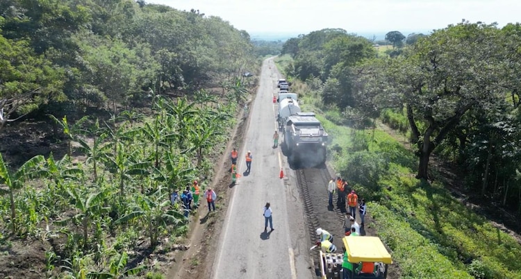El Distribuidor Vial de Acceso al Puerto de Veracruz registra un 72% de avance y prevén su conclusión para finales de julio de este año.
