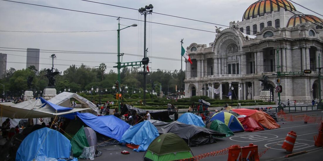 Plantón de la comunidad triqui afectó a miles de negocios en el Centro Histórico.