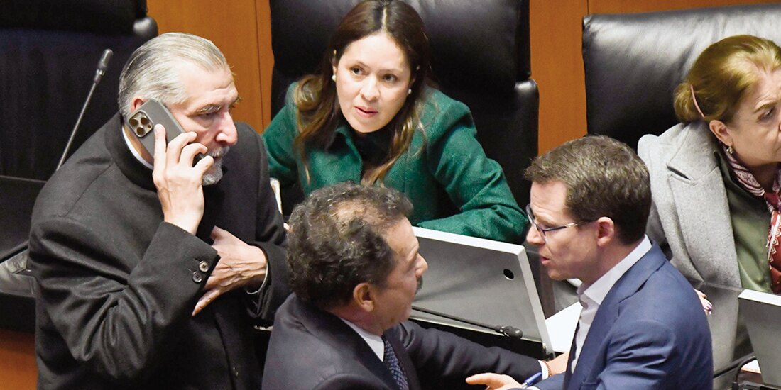 De izq. a der.: Adán Augusto López, Karen Castrejón, Ignacio Mier y Ricardo Anaya, en sesión del Senado, el pasado 10 de diciembre.