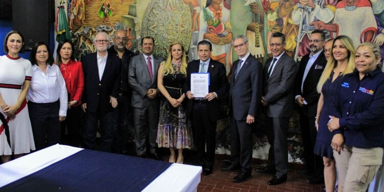 "La experiencia de sus académicos, nos permitirá fortalecer proyectos de investigación para aplicarla en acciones que lleguen a cada rincón de nuestra alcaldía", dijo Giovani Gutiérrez Aguilar. 