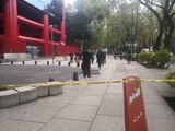 Desalojan edificio de la CFE en Reforma por amenaza de bomba