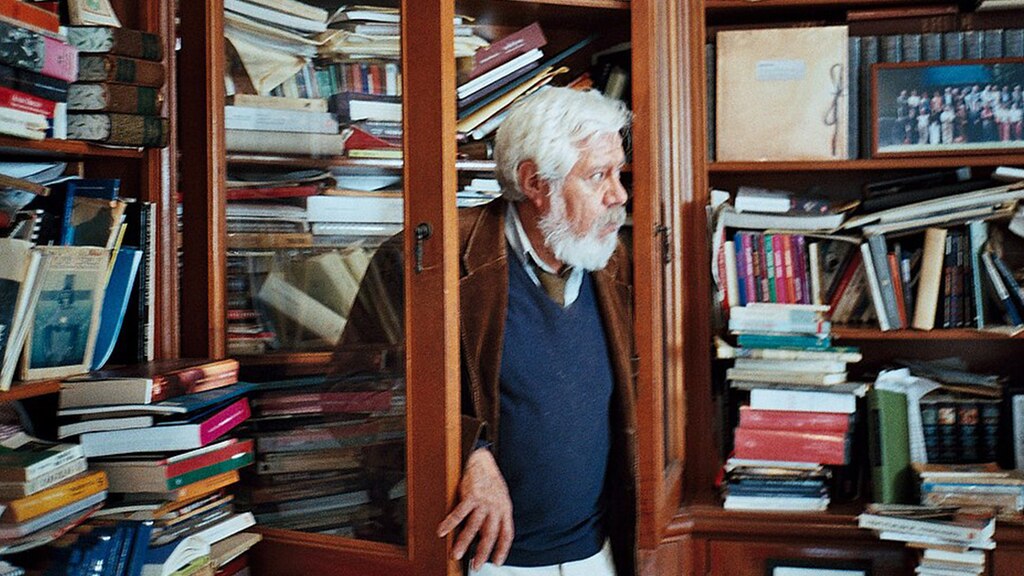Adolfo Castañón (1952) en su estudio de Copilco.