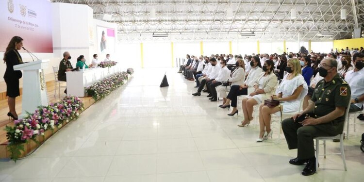 Todos los asistentes al informes por los 100 días de gobierno de Evelyn Salgado en Guerrero.