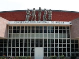 FACHADA del inmueble diseñado por Mario Pani