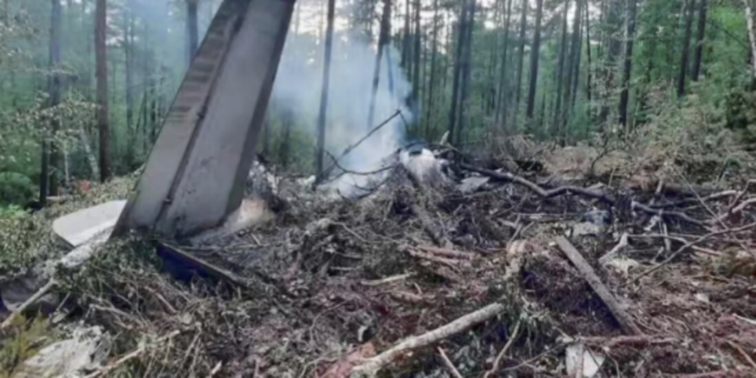 Lugar donde cayó el avión de pasajeros ruso de Angara Airlines, ayer.