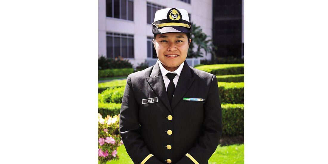 Yezelmi Núñez Laces, teniente de corbeta