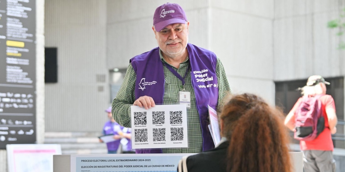 Personal del IECM difunde la página Conóceles, rumbo a la elección el 21 de mayo.
