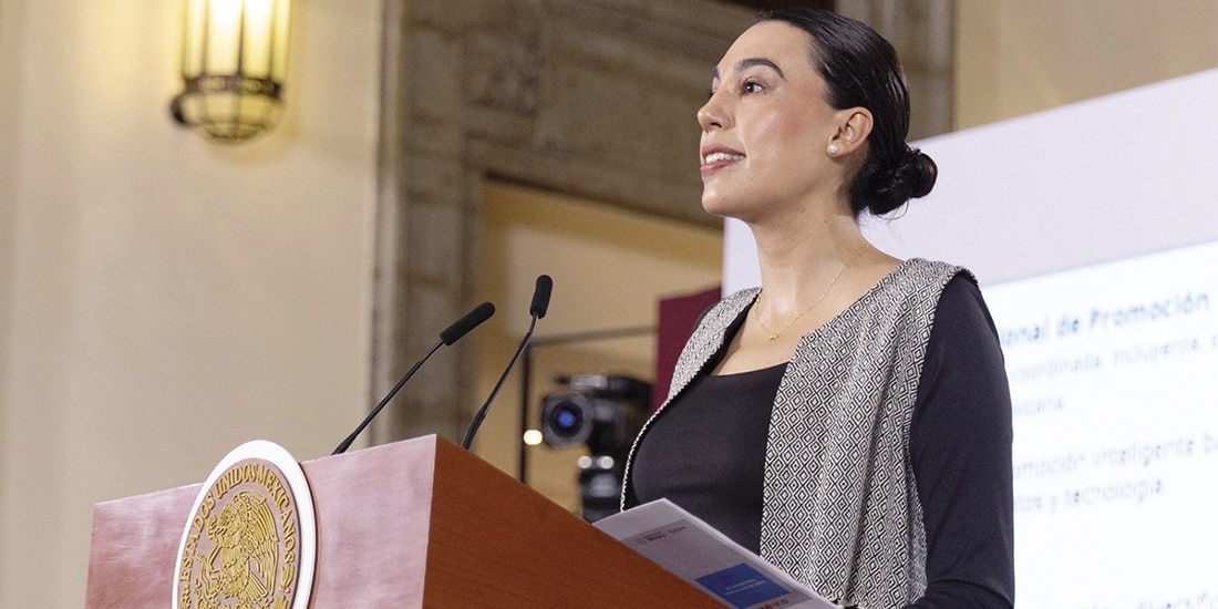 Josefina Rodríguez Zamora, secretaria de Turismo, en conferencia, ayer.