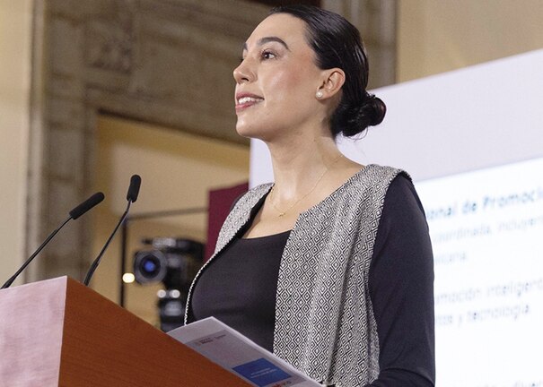 Josefina Rodríguez Zamora, secretaria de Turismo, en conferencia, ayer.