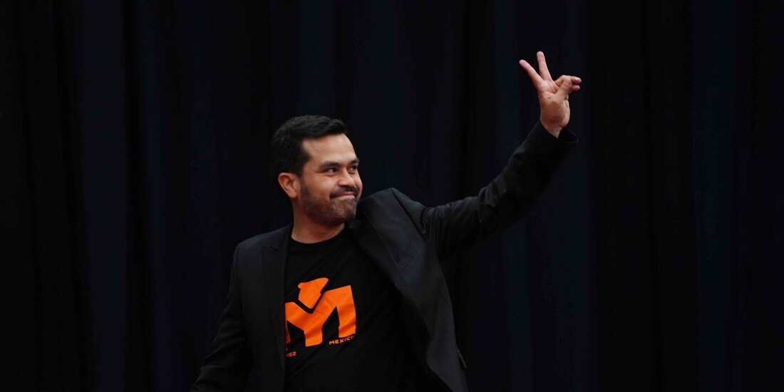 El candidato presidencial de Movimiento Ciudadano Jorge Álvarez Máynez señala que el INE no aceptó la queja de Morena sobre sus spots publicitarios en los que denunció que algunos políticos estaban ligados al crimen organizado.