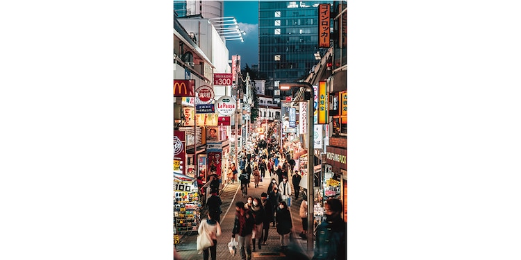 Haz tus compras y aprovecha para realizar una caminata.