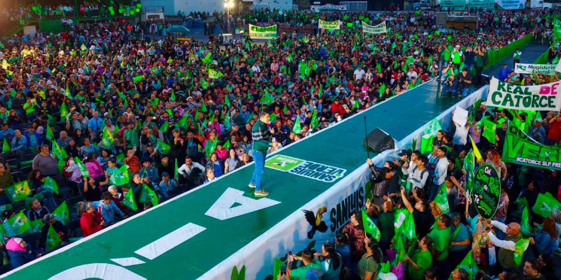 El mandatario estatal Ricardo Gallardo Cardona encabezó el mensaje principal frente a decenas de miles de simpatizantes de las cuatro regiones.
