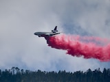 Llegó un avión DC-10 proveniente de Albuquerque, Nuevo México, para sofocar los fuertes incendios provocados en el estado de Coahuila.