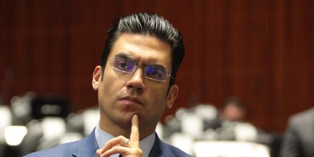 El coordinador del PAN en el Senado, Jorge Romero, señala que si el PRI "no da un paso atrás" por iniciativa de diputada Yolanda de la Torre se acaba alianza Va por México