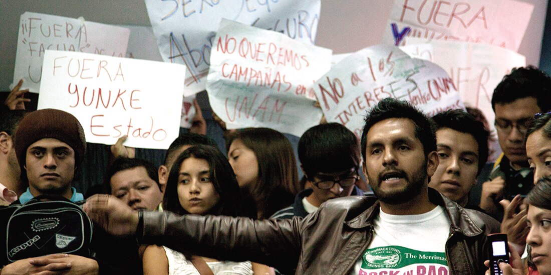 Estudiantes de la UNAM protestan contra Manuel Espino, ligado a El Yunque, en 2011