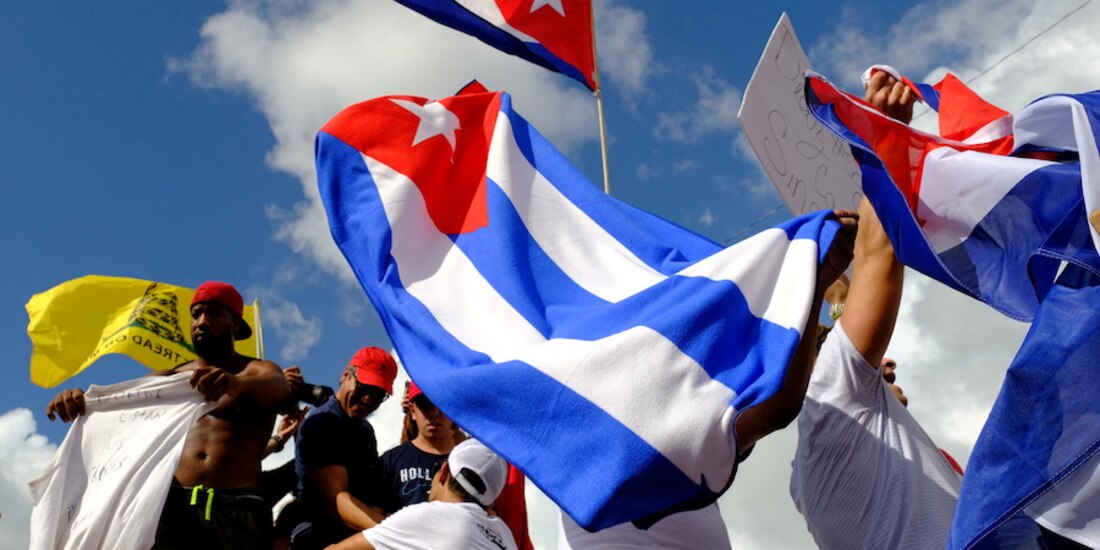 Miles de manifestantes se congregaron en varios puntos de La Habana para exigir comida y medicina, ante los abusos del régimen, lo que desató múltiples arrestos.