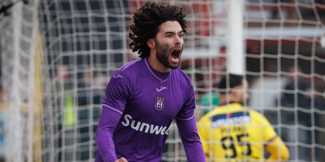 César Huerta celebra su anotación contra el Cortrique en Bélgica, ayer.