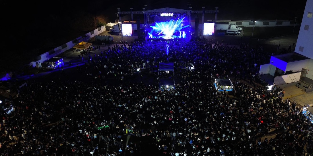 Pancho Barraza celebra 35 años de carrera ante una multitud en la Semana de la Moto 2026.
