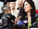 LA PANISTA declara ante reporteros, ayer en el Congreso.