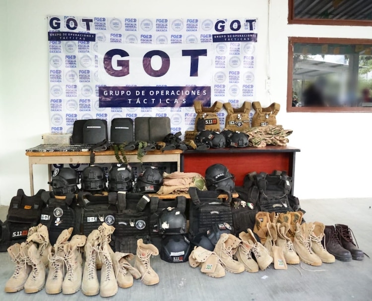 Artículos decomisados a Los Cromos en operación en Juchitán.