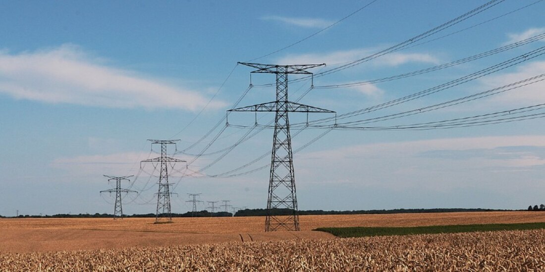 Jueces federales que ordenaron frenar la reforma a la ley eléctrica, han otorgado 25 suspensiones provisionales.