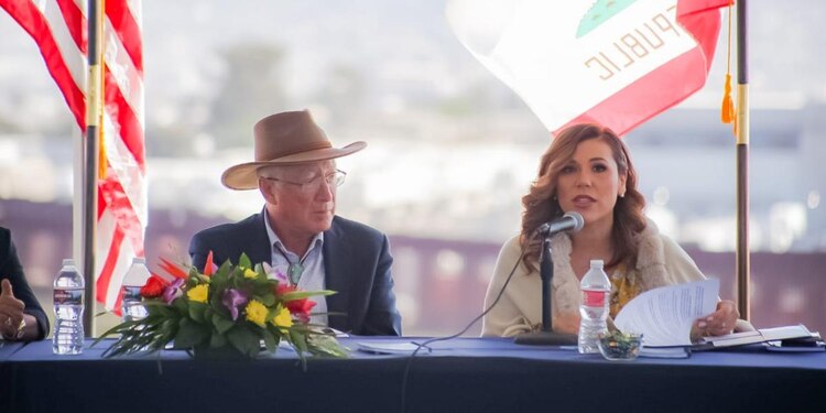 Marina del Pilar se comprometió a seguir gestionando con las autoridades federales lo necesario para completar la obra.