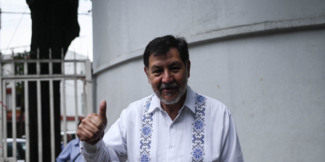 El diputado Gerardo Fernández Noroña visitó la casa de transición de la virtual presidenta electa Claudia Sheinbaum Pardo.