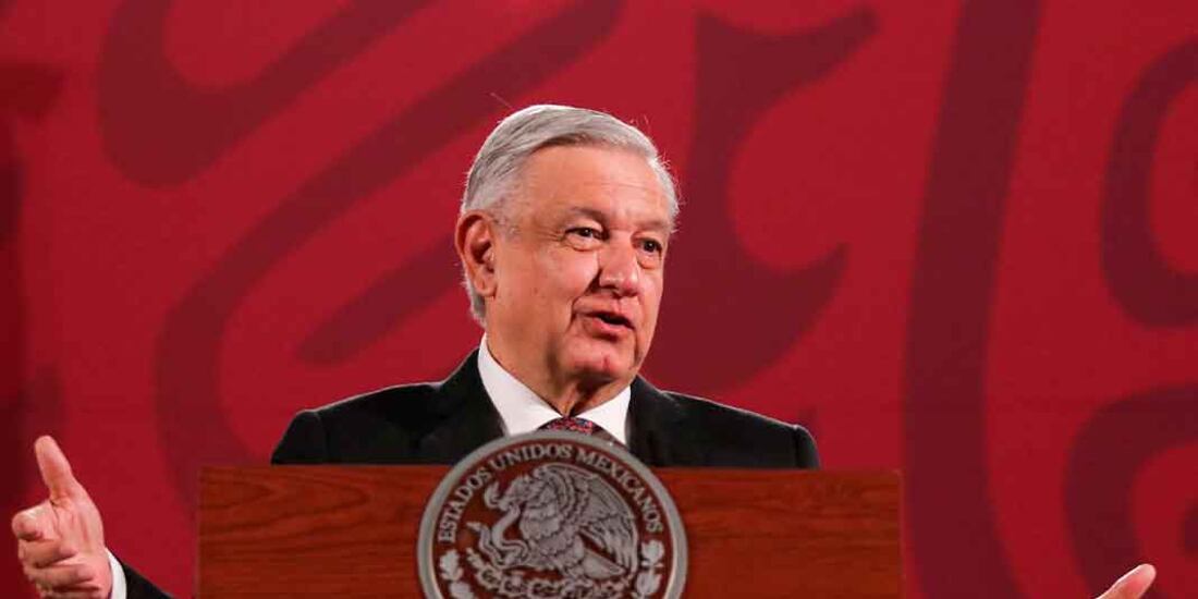 El Presidente en conferencia de prensa.