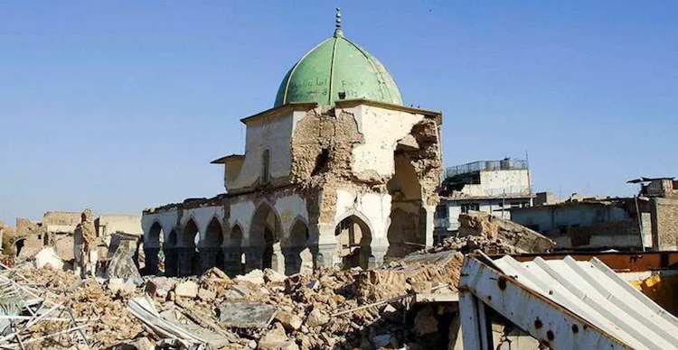 Vista de la mezquita Al-Nuri destruida en la Ciudad Vieja de Mosul, 23 de abril de 2018