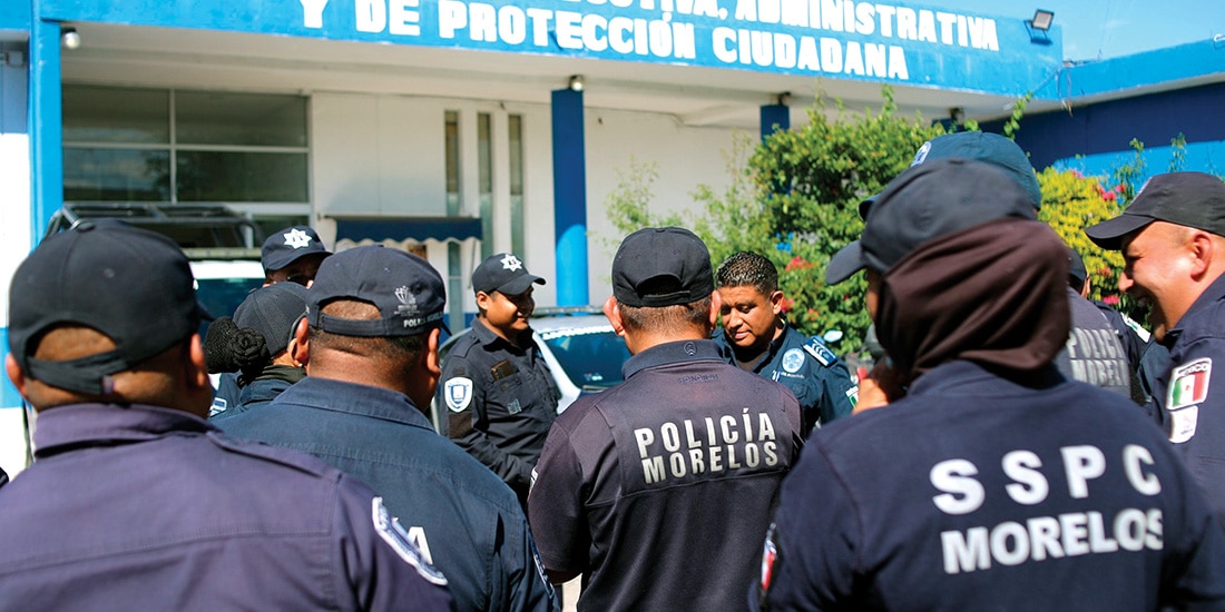 En Temixco, Morelos, policías exigen homologar sus salarios a la fuerza estatal.