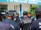 En Temixco, Morelos, policías exigen homologar sus salarios a la fuerza estatal.