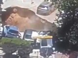 Se forma socavón en Jerusalén y se traga varios autos