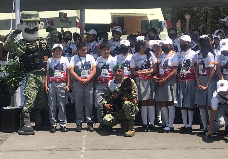 Así fue como Arkadas fue recibido por el Ejército Mexicano.