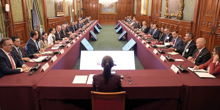 Reunión de la mandataria federal con la Cámara de Comercio de Estados Unidos y el embajador Ronald Johnson, ayer, en Palacio Nacional.