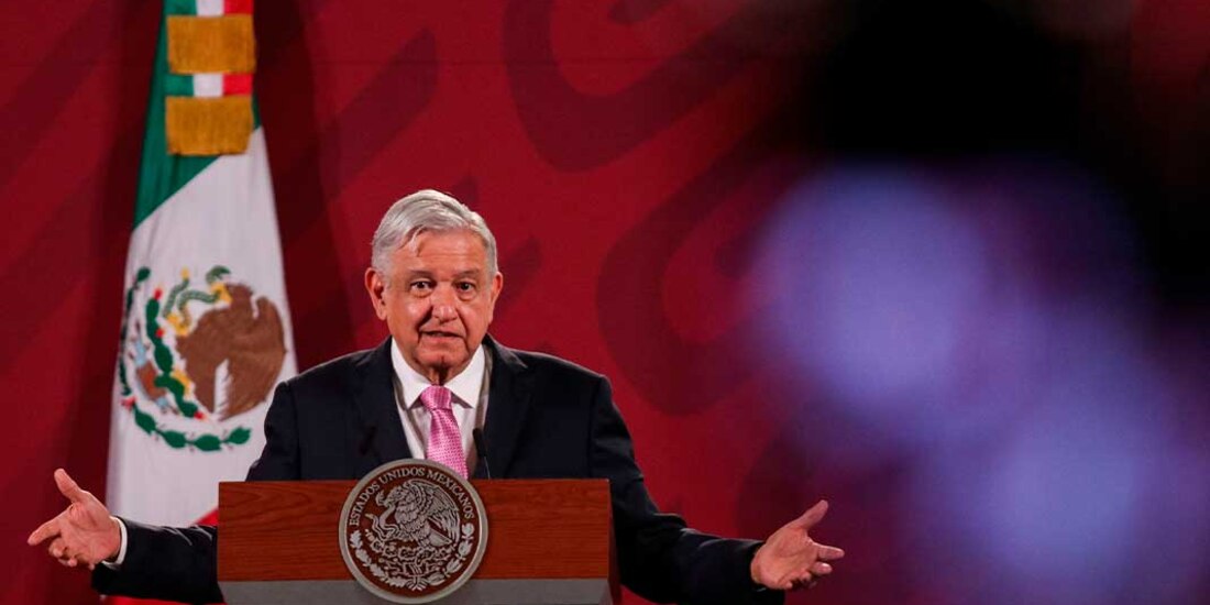 El Presidente en conferencia de prensa.