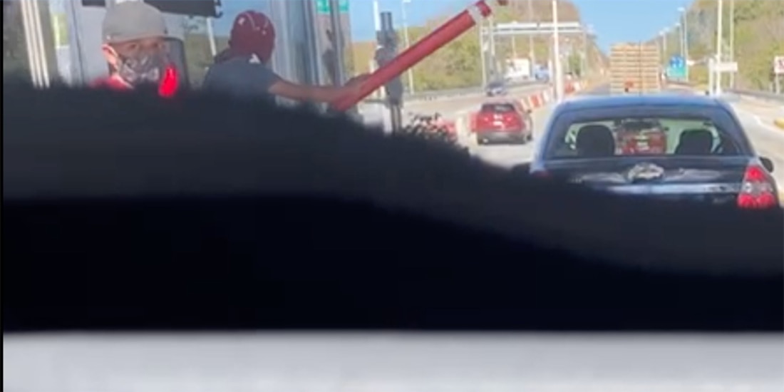 Personas no identificadas tomaron casetas de un tramo de la Autopista del Sol.