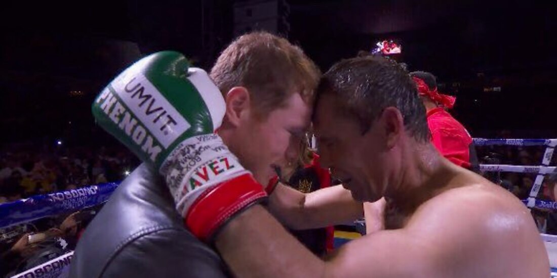 "Canelo" Álvarez y Julio César Chávez se fundieron en un abrazo