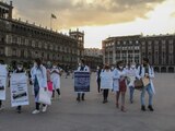 Un grupo de médicos entregó su propuesta a la Secretaría de Salud