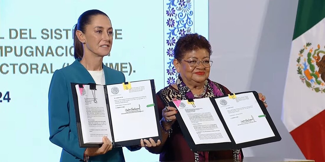 Sheinbaum firma las iniciativas de reformas a leyes secundarias que enviará este lunes al Congreso, para clarificar la elección judicial.