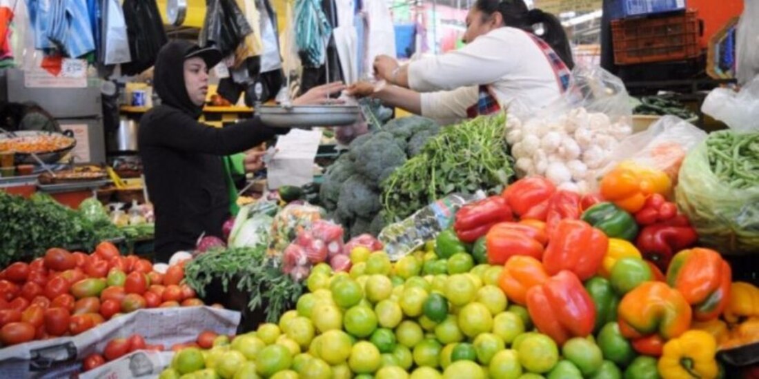 Actividad económica creció 0.8% en marzo