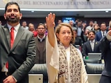 DE IZQ. a der.: Roberto Lazzeri, Alicia Buenrostro y Pedro Blanco, representantes de
México en EU, India y Países Bajos, ayer, en el Congreso de la Unión.