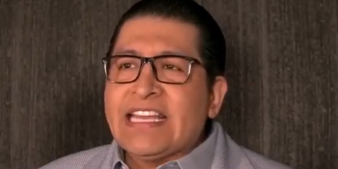 Alex Kaffie revela que se metía a los funerales para comer pan y café gratis