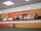 Funcionarios del Gobierno estatal, ayer, en conferencia de prensa.