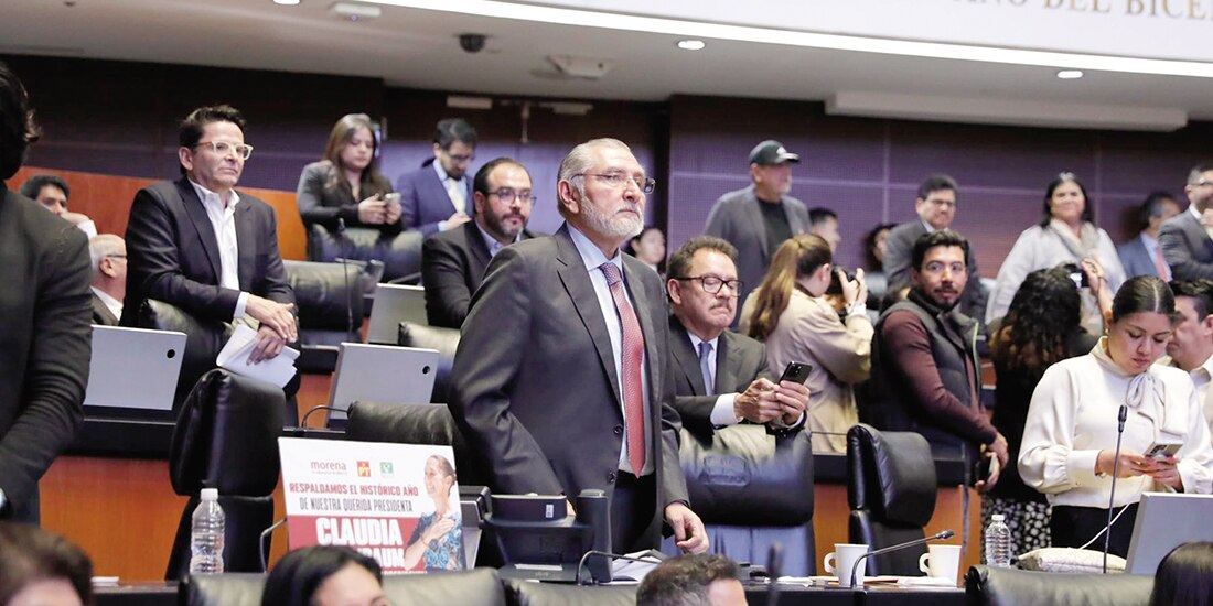 Los senadores Adán Augusto López e Ignacio Mier, ayer.
