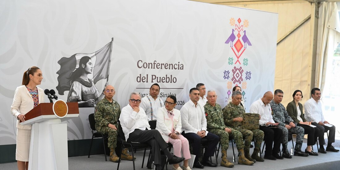 La presidenta Claudia Sheinbaum durante la conferencia "Las mañaneras del pueblo" en Mazatlán, Sinaloa.