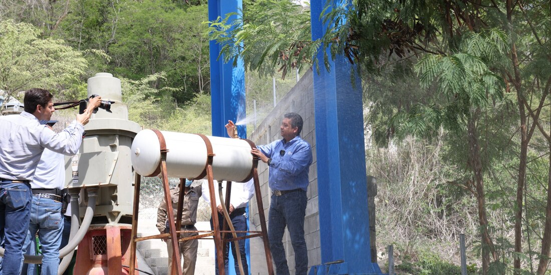 Inauguración del acueducto El Nacimiento.