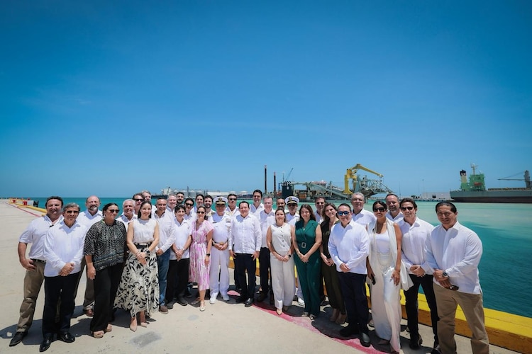 Autoridades estatales, federales y directivos de SSA Marine México anunciaron la conclusión de la primera etapa y el desglose de las nuevas inversiones.
