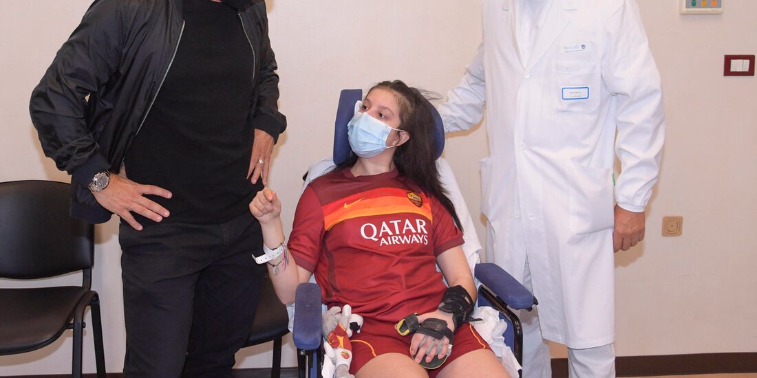 El exfutbolista italiano durante su visita al Hospital Gemelli.