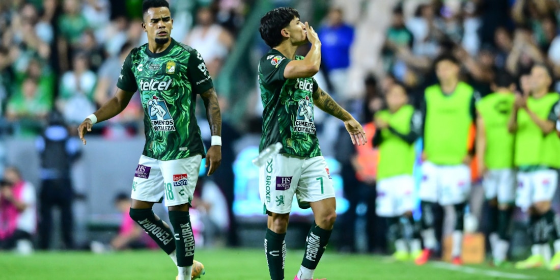 Ivan Moreno celebra el primer gol de León frente a Juárez.